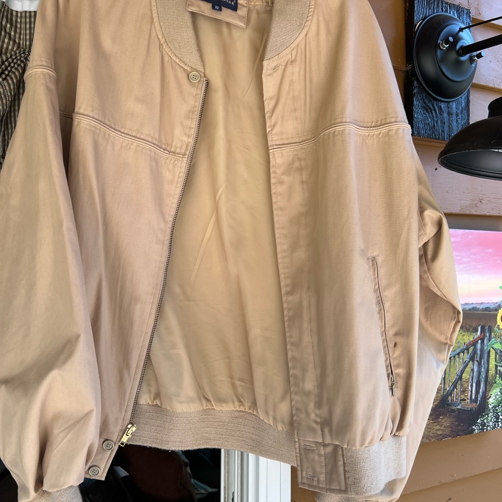 Lightweight mens jacket